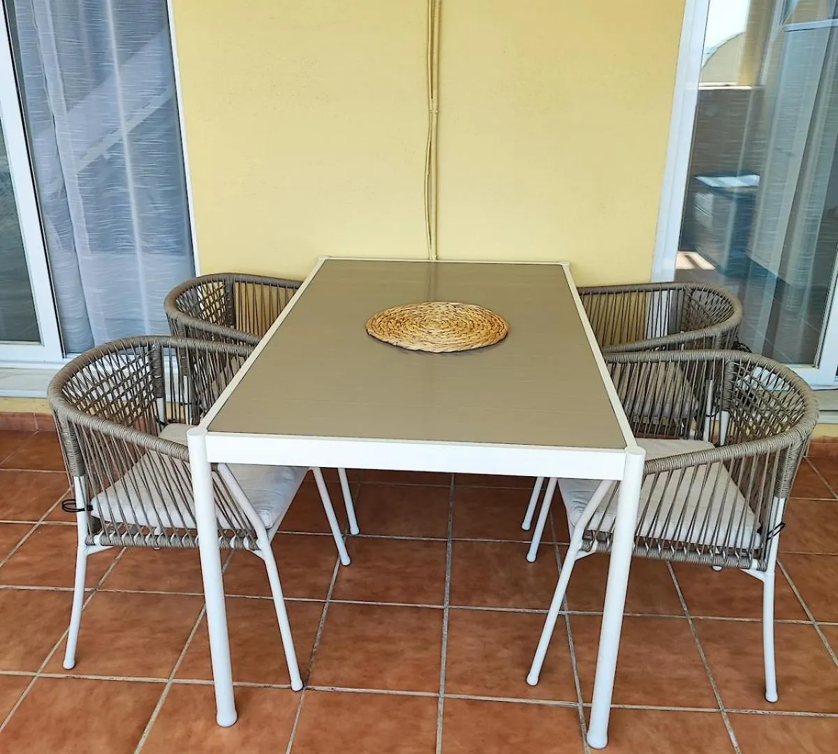 Pet Friendly Beautiful Flat With View, 3 Pools Apartment Fuengirola